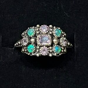 Stunning Sterling silver ring, size 7.5